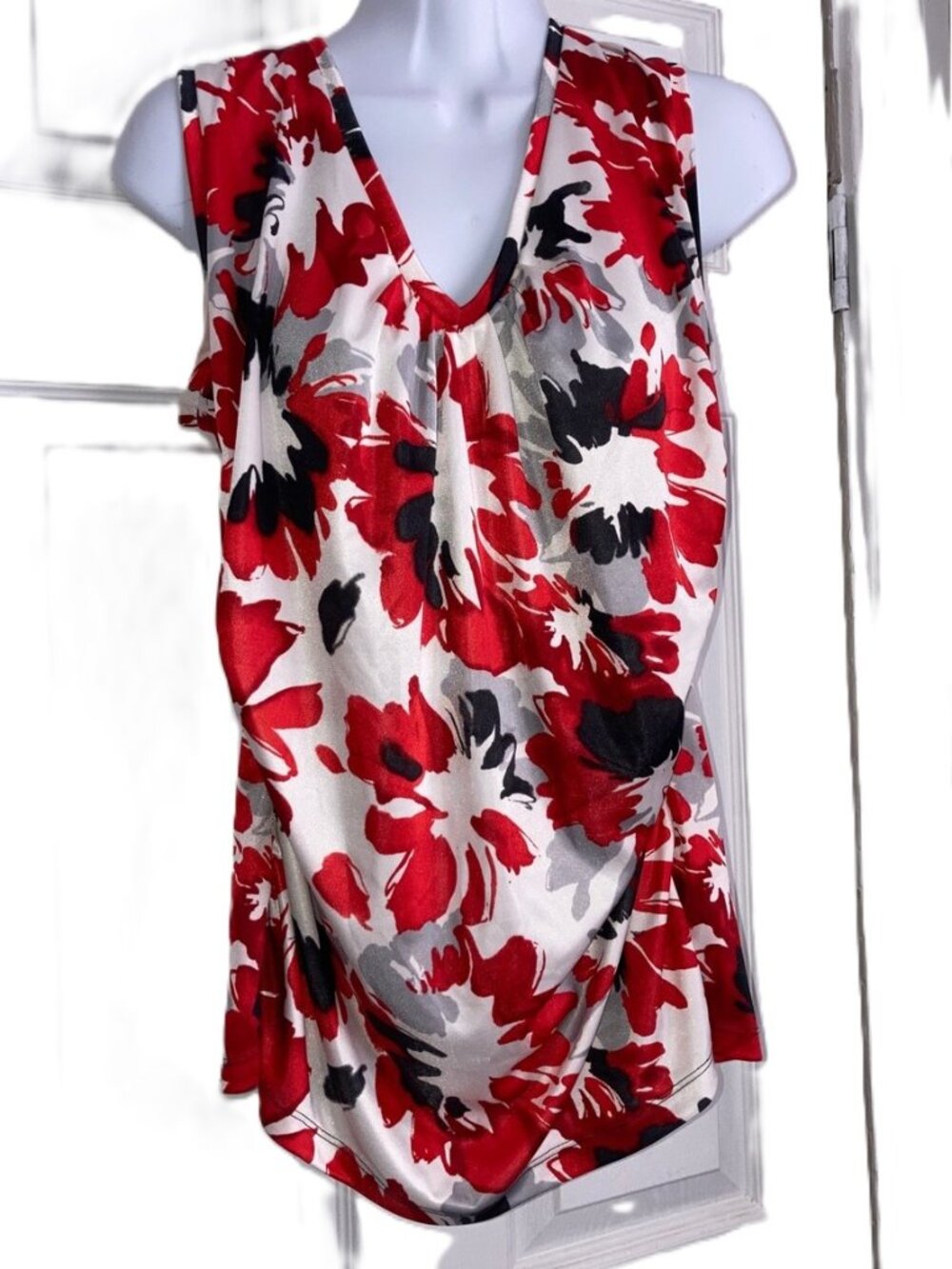 NEW YORK and Co Sleeveless V-neck Gathered Rouched Floral use Womens Large